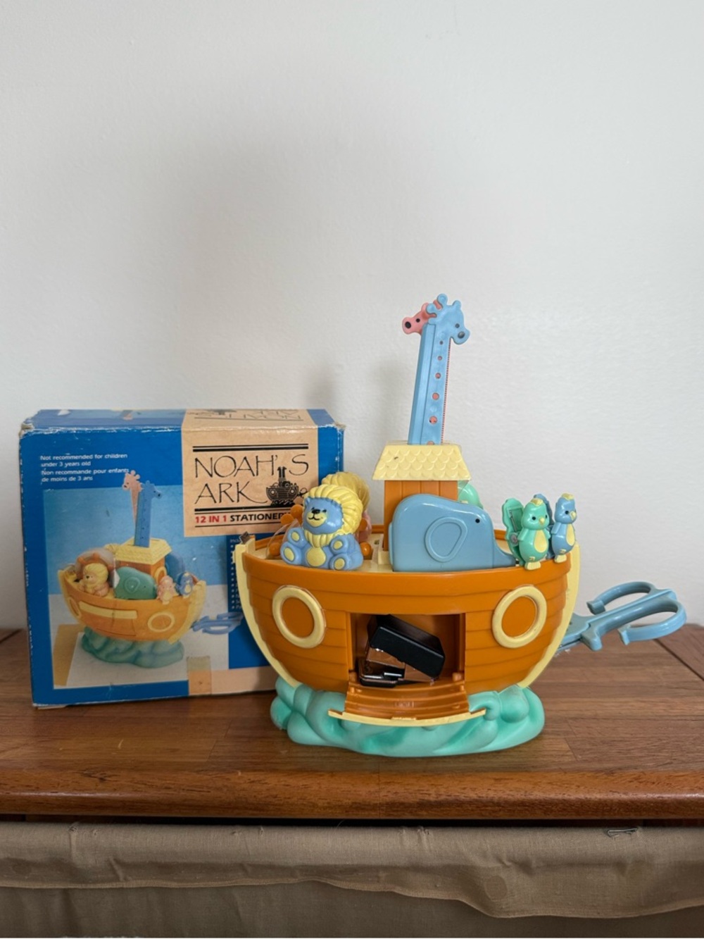 Vintage Noah’s Arc stationary set 12 pieces